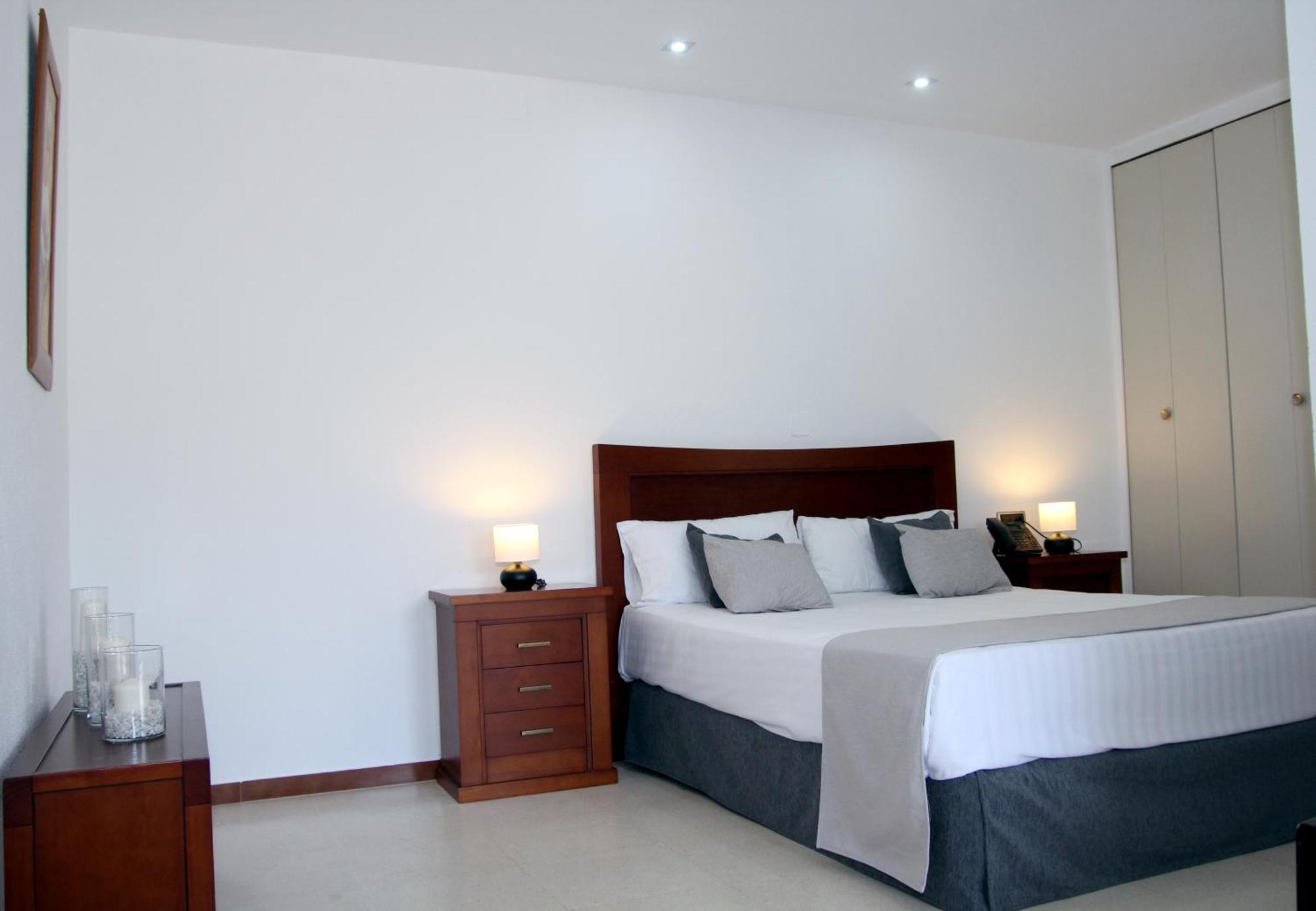 Hospedium Hotel Blu Torre De Sevilla Torre de la Reina Buitenkant foto